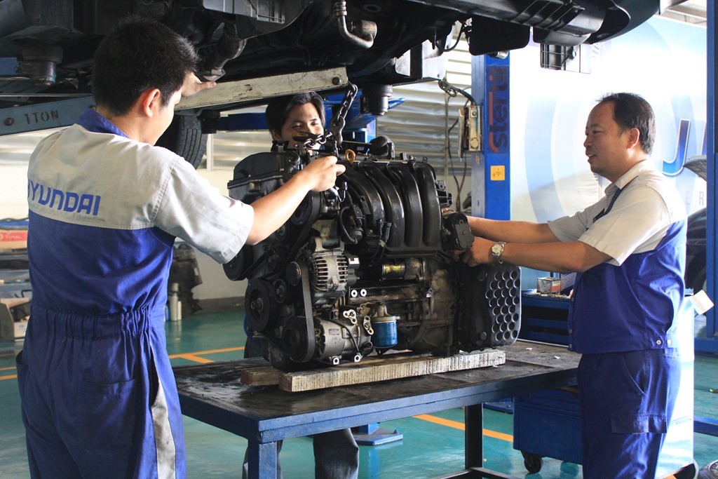 Hyundai Service Mechanics