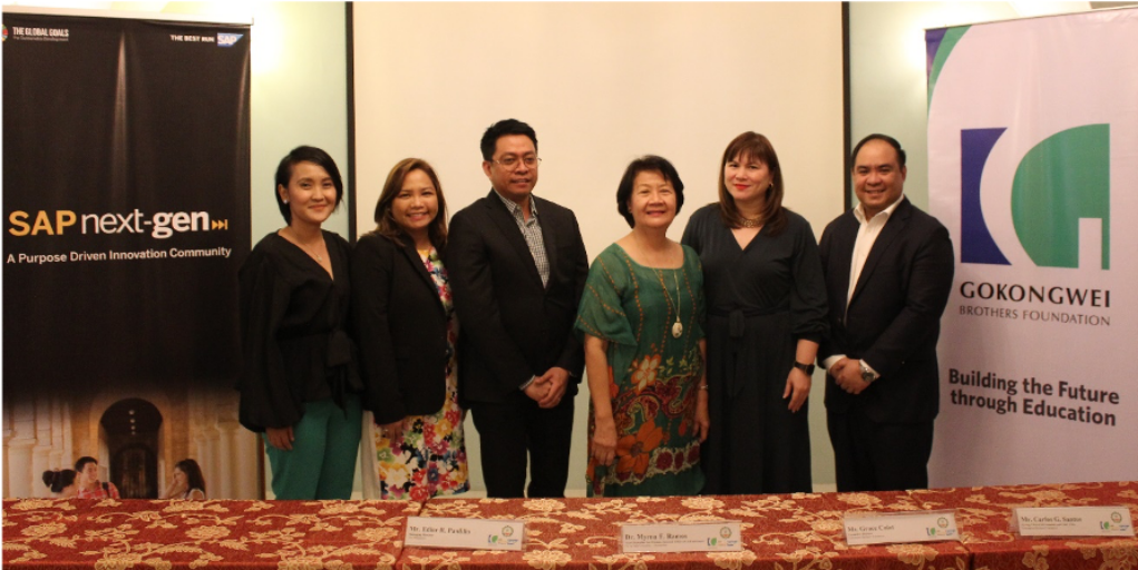 (L-R) Simone Pigason, Global Account Director, SAP Philippines; Nina Grace Santiago from the SAP University Alliances Program; Edler Panlilio, Managing Director, SAP Philippines; Dr. Myrna Ramos, Vice Chancellor for Missions, External Affairs, and Advancement, DLSU-D; Grace Colet, Executive Director, Gokongwei Brothers Foundation; and Carlos Santos, Group CIO of JG Summit Holdings, Inc.